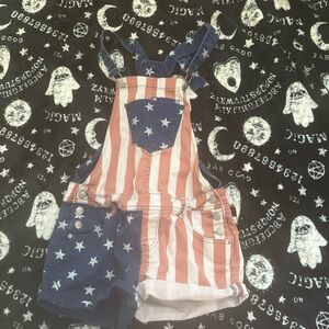 American Rag Red and Blue Star-Striped Women Shorts